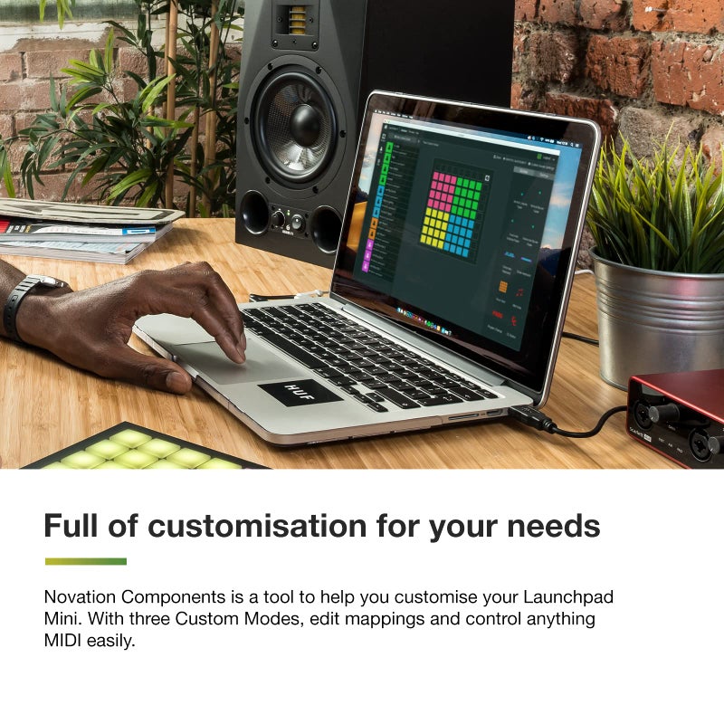 Novation نوفايشن لاونشباد ميني [MK3] - وحدة تحكم MIDI محمولة بـ 64 لوحة، وحدة تحكم شبكة USB لأداء Ableton Live و Logic Pro - Image 2